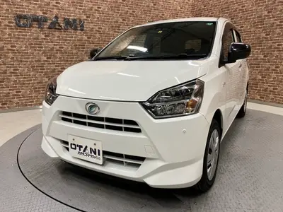日産ノート 日産 ノート X 90周年記念車 レッド Nissan Note X 90th Anniversary
